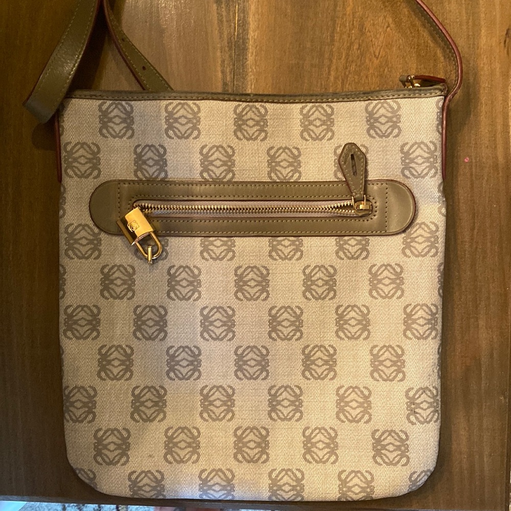 White and grey Loewe Madrid bag in great condition